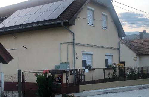 Balatonszentgyoergy House | Edit Vendégház Balatonszentgyörgy