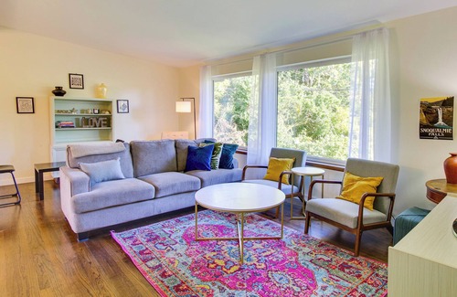 Esperance House | Edmonds Retreat w/ Private Hot Tub & Backyard!