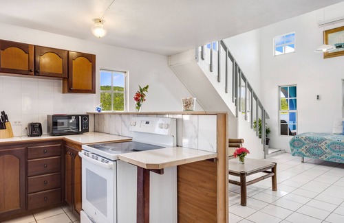 Sandy Ground Hotel | Edwards Guesthouse