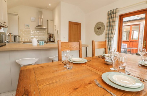 Saint Erth Praze Cottage | EDWIN'S VIEW, pet friendly, luxury holiday cottage in Porthleven