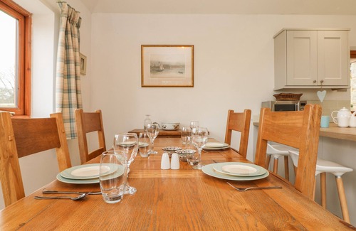 Saint Erth Praze Cottage | EDWIN'S VIEW, pet friendly, luxury holiday cottage in Porthleven