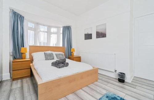 Charlton House | EEJs Stylish 3 Bedroom House - Greenwich