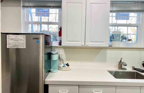 Reston Apartment | Efficiency Bright BSMNT APT- DC 20m IAD-10m Metro