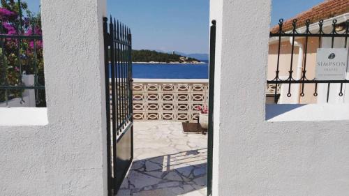 Matsoukata House | Efi's Cottage by the sea