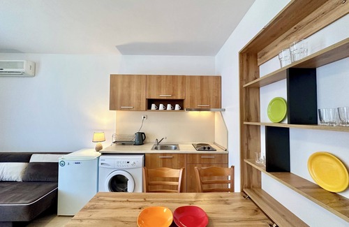 Chaika Apartment | Efir 2 - Comfortable 2-room apartment with balcony and washing machine