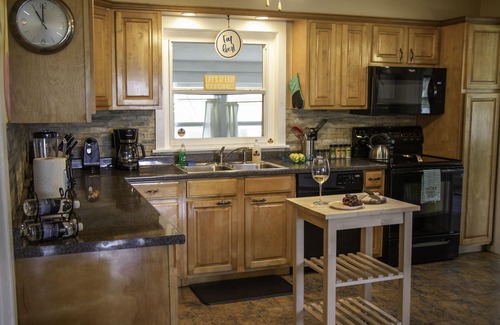 Tropic House | EGAD! 2/2 home w/fenced in yard and RV/Boat parking in historic Eau Gallie!