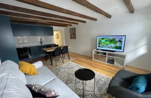 Old Town Apartment | Egas Duplex Historic Centre