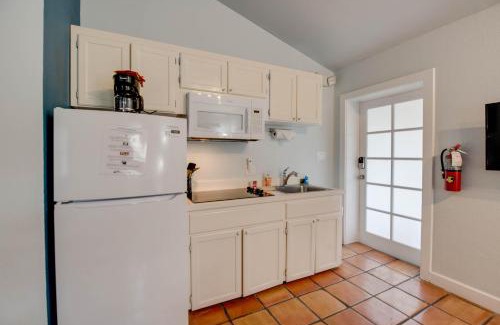 Uptown - Upper Duval House | Egret Suite - Southernmost Sanctuary