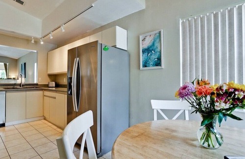 Trailer Estates Apartment | EH-near Beaches and IMG, Pool, Tennis, Pickleball