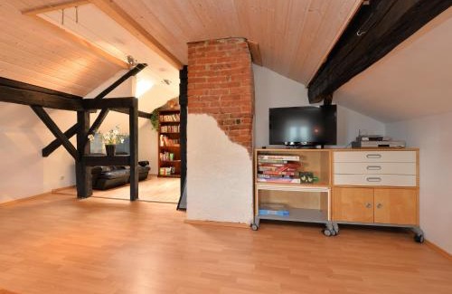 Zenting House | Ehemaliges Bauernhaus mit Liegewiese