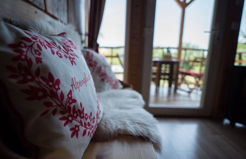 Mesteri Ski Chalet | EHM Treehouse Chalet near Thermal Spa & Nature