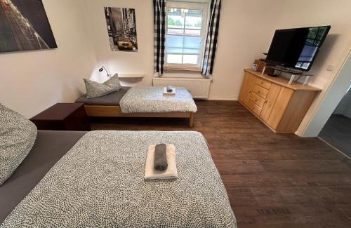 Warnow House | Eickhof Ferienzimmer No2 mit Bad, Parkplatz - Ferienhof Günter