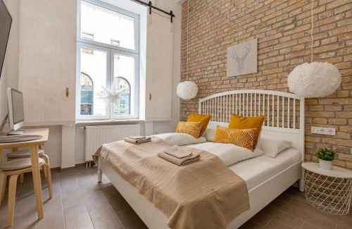 Belvaros - Lipotvaros Apartment | Eiffel Apartment