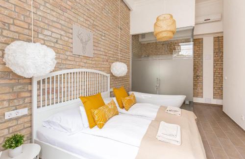 Belvaros - Lipotvaros Apartment | Eiffel Apartment