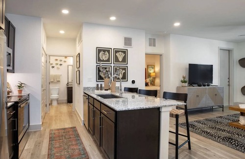 Austin Apartment | EightyOne10 1BD 4 - One Bedroom Apartment, Sleeps 2