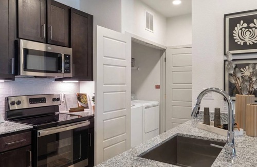Austin Apartment | EightyOne10 1BD 4 - One Bedroom Apartment, Sleeps 2