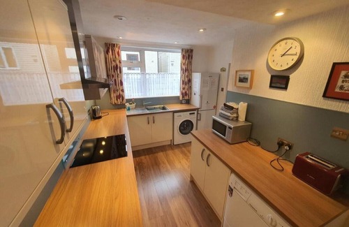 Lamlash House | Eilean View, Sea Views, Holiday Home sleeps 6