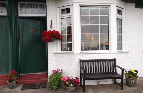 Lamlash House | Eilean View, Sea Views, Holiday Home sleeps 6