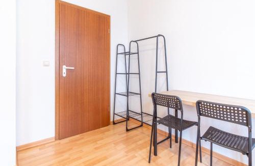 Kaßberg Apartment | Einzelbetten, Waschmaschine, ideal für Gruppen