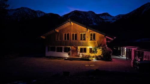Bayrischzell Apartment | Einzigartiges Berg-Chalet in Alleinlage bis zu 21 Personen