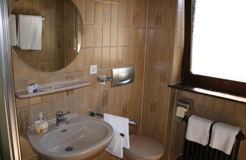 Friesenheim Hotel | Eisberg Gästehaus & De Luxe Appartements