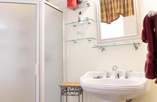 Neffsville Bed & Breakfast | EJ Bowman House Bed & Breakfast