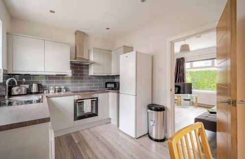 Belfast House | Ekaya Cozy Belfast with 2 Bedrooms