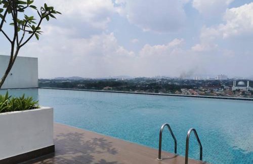 Bangi Sentral Apartment | Eko Studio@EVO SOHO BANGI with NETFLIX & WIFI