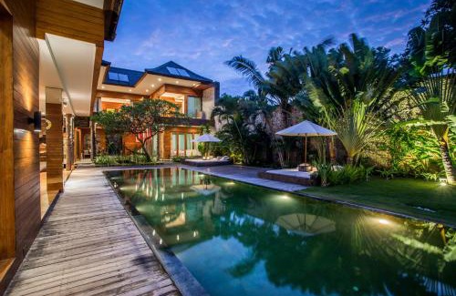 Petitenget Villa | Eko Villa Seminyak - Tropical Villa, Walk to Beach