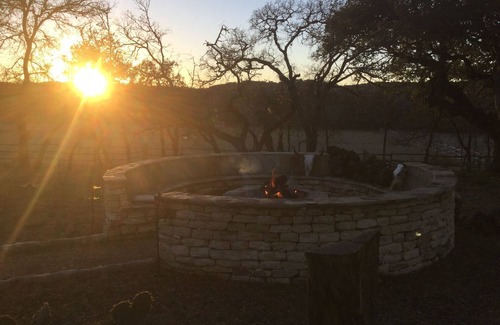 Comfort Cabin | EL Amanecer Cabin in Chile, Texas
