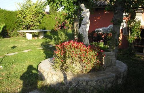 Pinseque House | El Campo