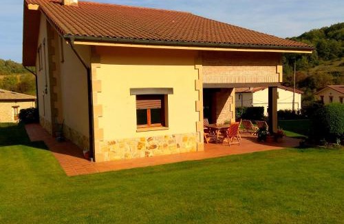 Urturi House | El Chalet Del Golf