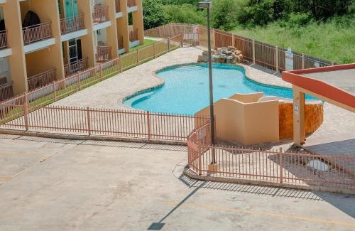 El Combate House | El Combate Condos, Enjoy Ocean Views and Pool Fun