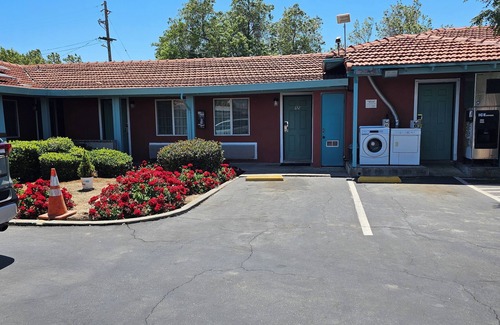 Pittsburg Hotel | El Dorado Motel