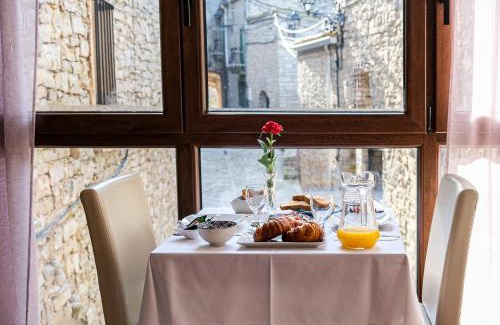 Sant Guim de Freixenet House | El Forn de Freixenet con servicios de un hotel