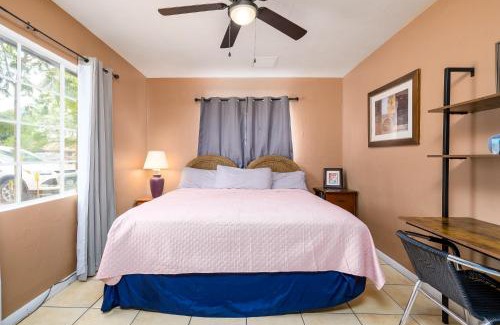University Heights House | EL Gallo Azul