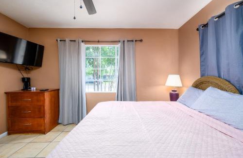 University Heights House | EL Gallo Azul