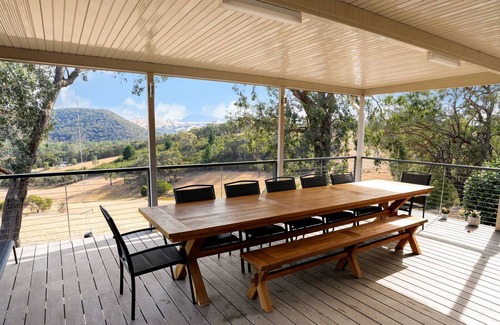 Goughs Bay House | El Gallo Pinto - boasting amazing hilltop views of Lake Eildon and the surrounding mountains.