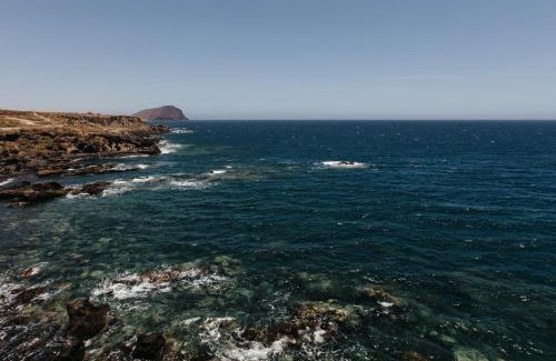 Los Abrigos Apartment | El Mirador: sea views from the shore
