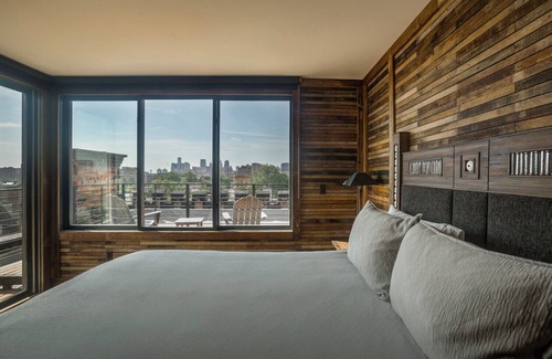 Midtown Bed & Breakfast | El Moore Lodge
