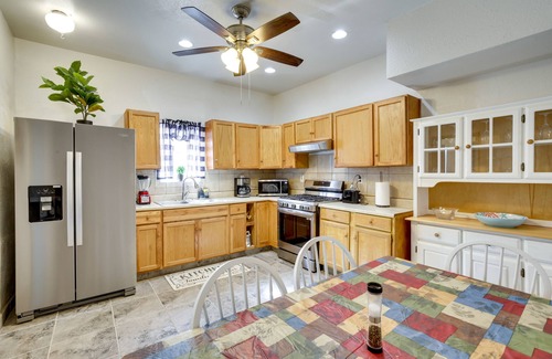 El Paso Cottage | El Paso Vacation Rental ~ 6 Mi to Downtown!
