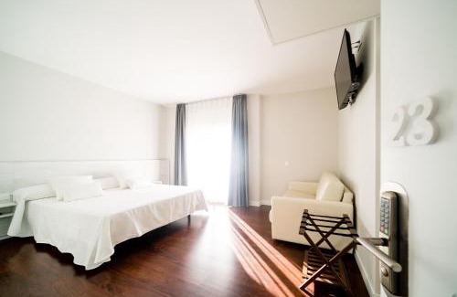 Olius Hotel | El Pi de Sant Just - Habitacions i Apartaments