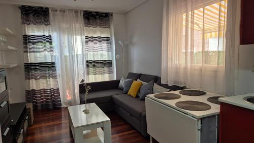 Mogro Apartment | El Pinar de Mogro - Barbacoa y piscina