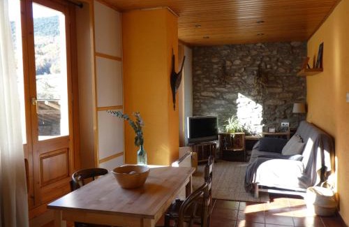 Anserall Apartment | El racó a Anserall. A 8km Andorra.