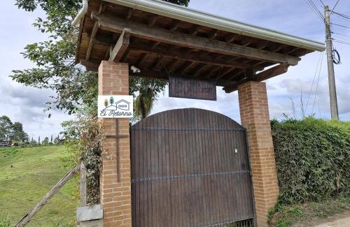 Marinilla House | EL RETORNO
