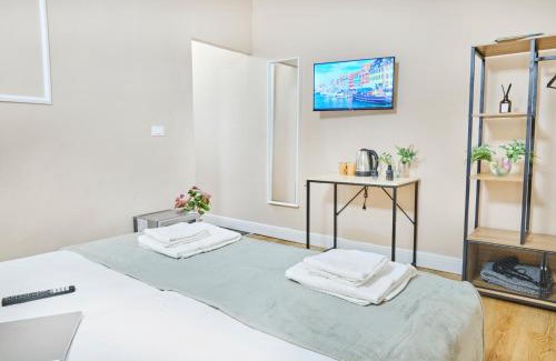 Santa Maria Novella House | El Roy Garden Rooms