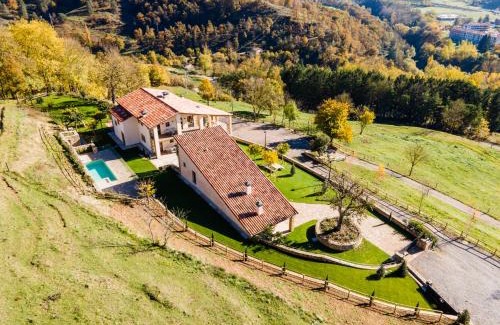 Sant Joan de Les Abadesses Ski Chalet | EL SERRADELL AGROTURISME