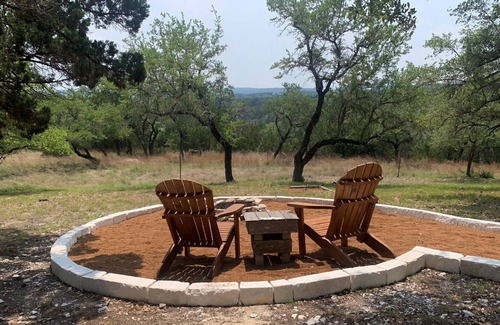 Wimberley Cabin | El Sol: Private Cabin with Hot Tub and Amazing Views, 3 mi to Wimberley Square!