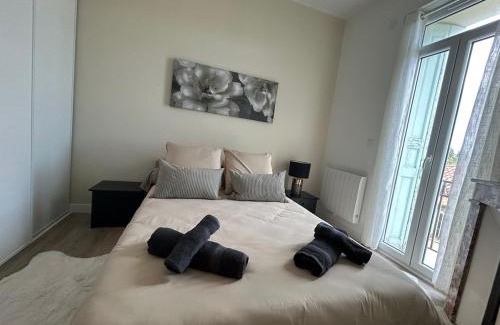 Clemenceau Apartment | ELEGANCE Castillet - Plein Centre Proche Gare Bus et Transports - IDEAL COUPLE ou PRO - Moderne et Confort - OFFRE SPECIALE