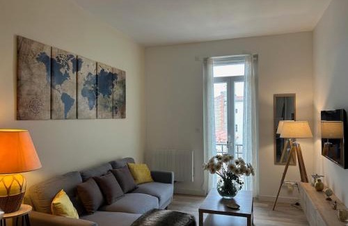 Clemenceau Apartment | ELEGANCE Castillet - Plein Centre Proche Gare Bus et Transports - IDEAL COUPLE ou PRO - Moderne et Confort - OFFRE SPECIALE